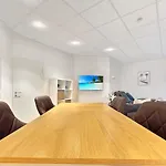 Schicke Wohnung Fuer 5 - Zentral & Komfortabel